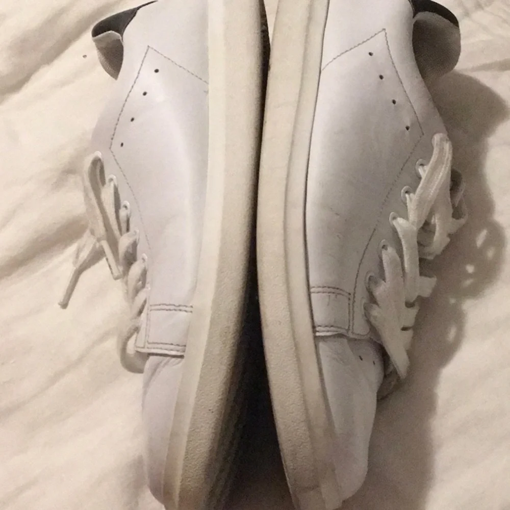TORY BURCH HOWELL COURTSIDE LOW TOP SNEAKER​​​​‎